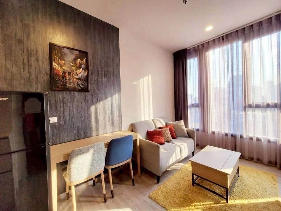For Sale/Rent: XT Ekkamai condo. Fully furnished and equipped with all appliances—move-in ready. Secure yours today!
