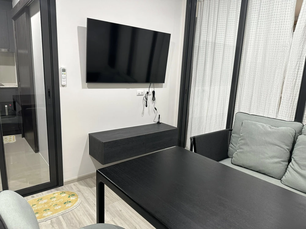 For sale or rent: XT Huai Khwang Condo, ready to move in, fully furnished, amazing price! Book now, don't miss out!
