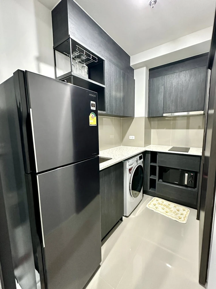 For sale or rent: XT Huai Khwang Condo, ready to move in, fully furnished, amazing price! Book now, don't miss out!