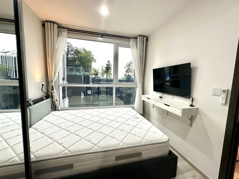 For sale or rent: XT Huai Khwang Condo, ready to move in, fully furnished, amazing price! Book now, don't miss out!