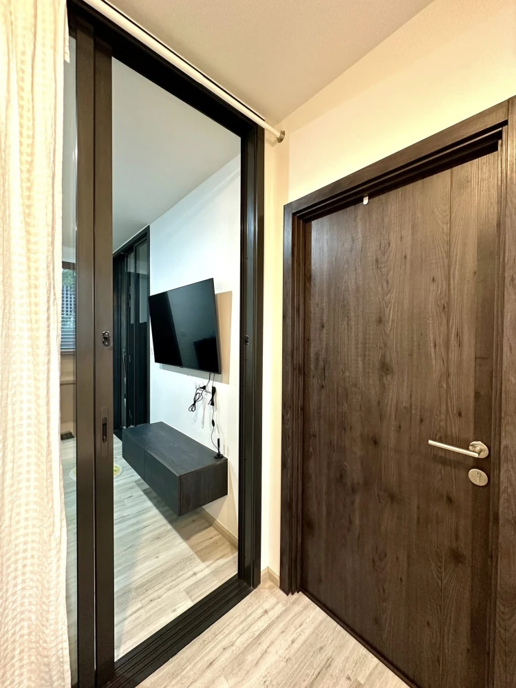 For sale or rent: XT Huai Khwang Condo, ready to move in, fully furnished, amazing price! Book now, don't miss out!