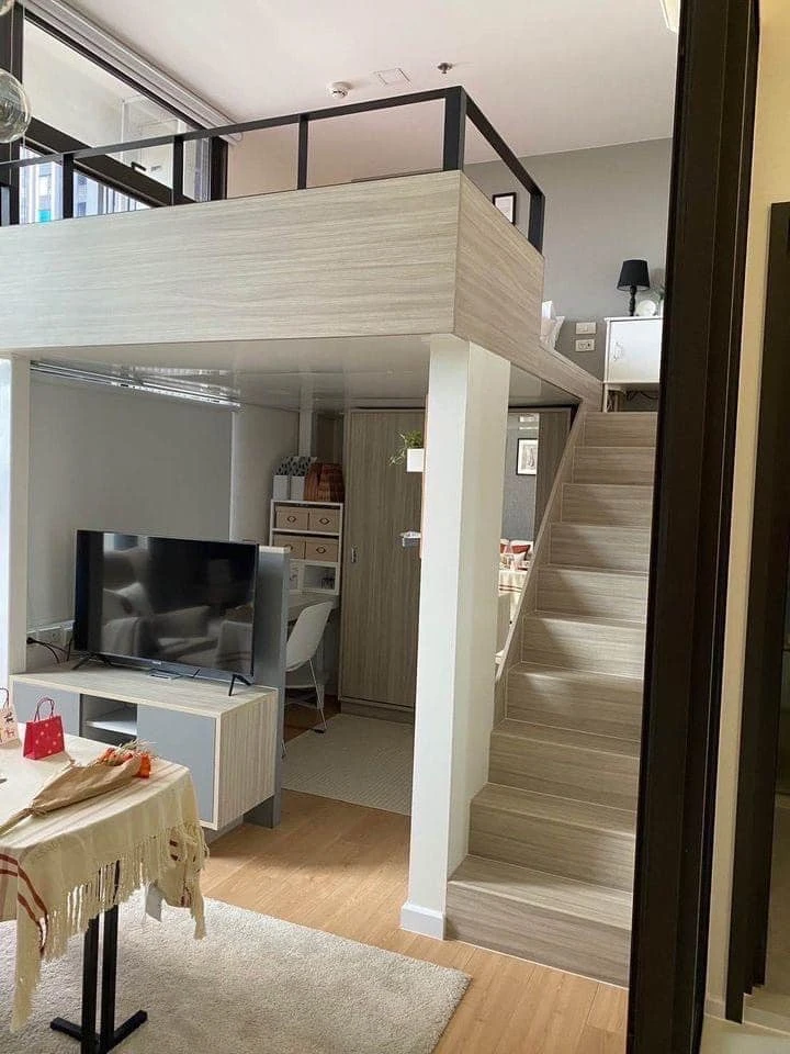 For sale, for rent, Chewathai Residence Asoke Condo, 8th floor, duplex room, fully furnished, ready to move in, don't miss it.