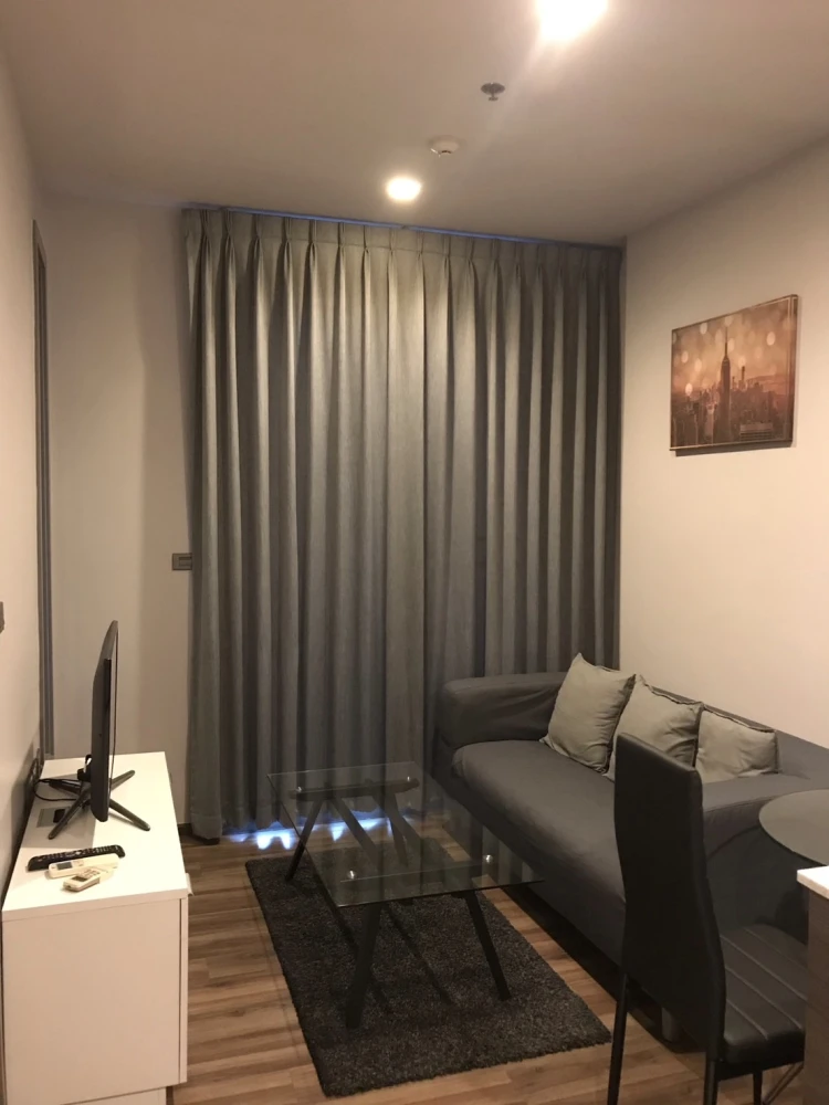 For sale or rent!! Condo Ceil by Sansiri Ekamai, 8th floor, beautiful and very livable. Fully furnished, ready to move in. Reserve now!!
