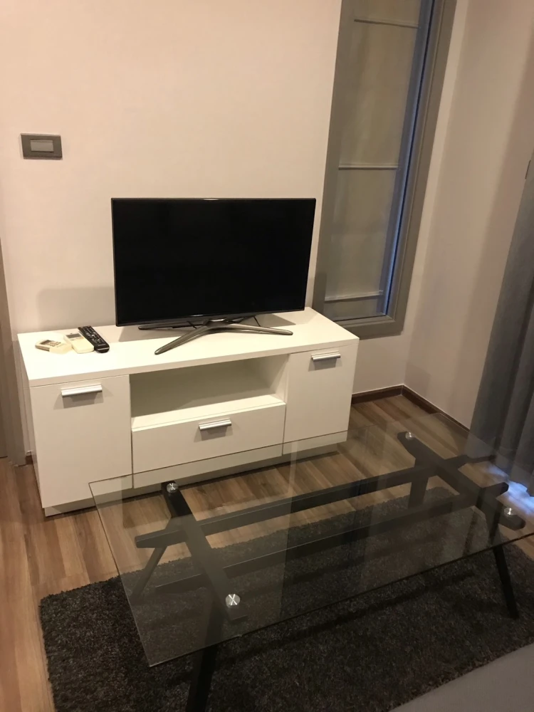 For sale or rent!! Condo Ceil by Sansiri Ekamai, 8th floor, beautiful and very livable. Fully furnished, ready to move in. Reserve now!!