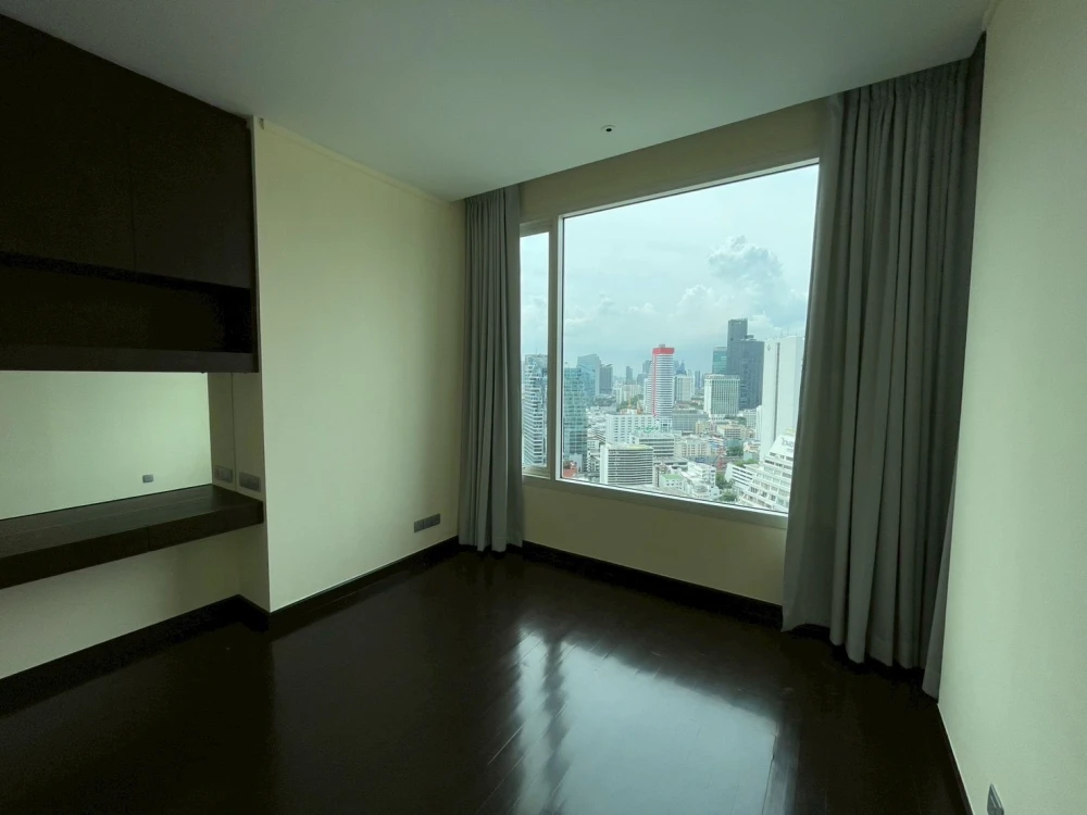 For Sale/Rent!! The Infinity Condo, a luxurious 3-bedroom condo with beautiful, fully furnished units. Don't miss out!!