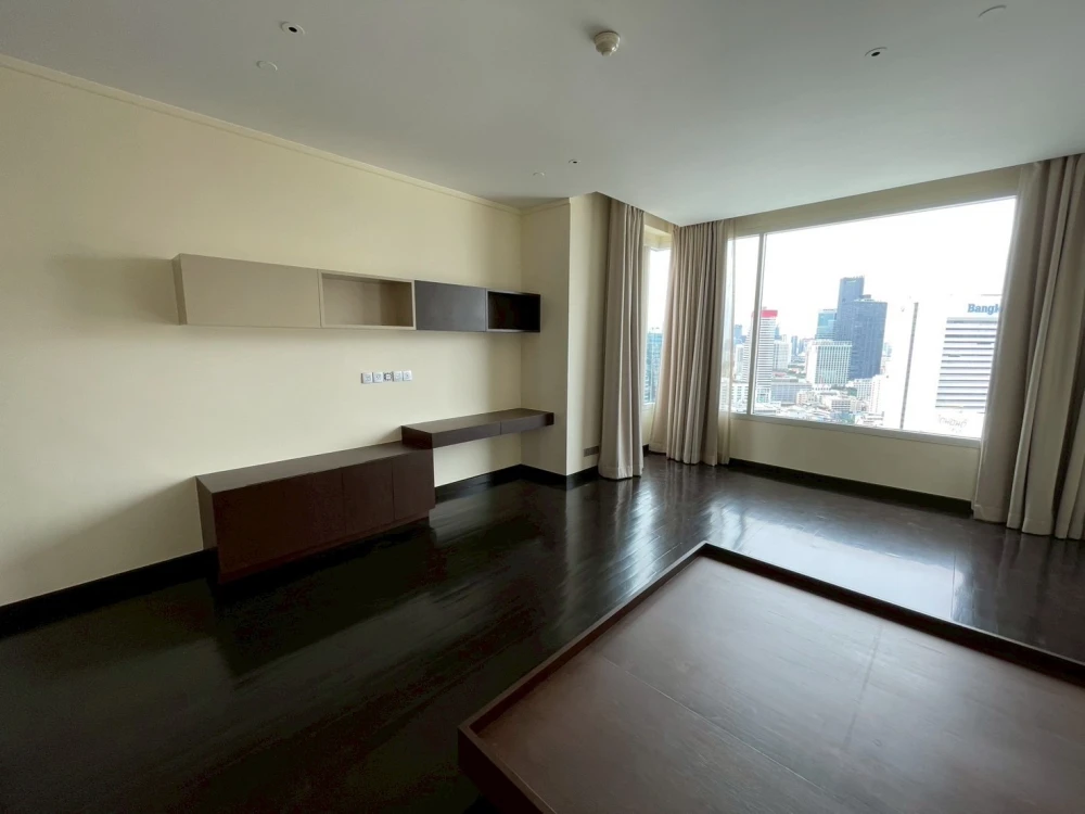 For Sale/Rent!! The Infinity Condo, a luxurious 3-bedroom condo with beautiful, fully furnished units. Don't miss out!!