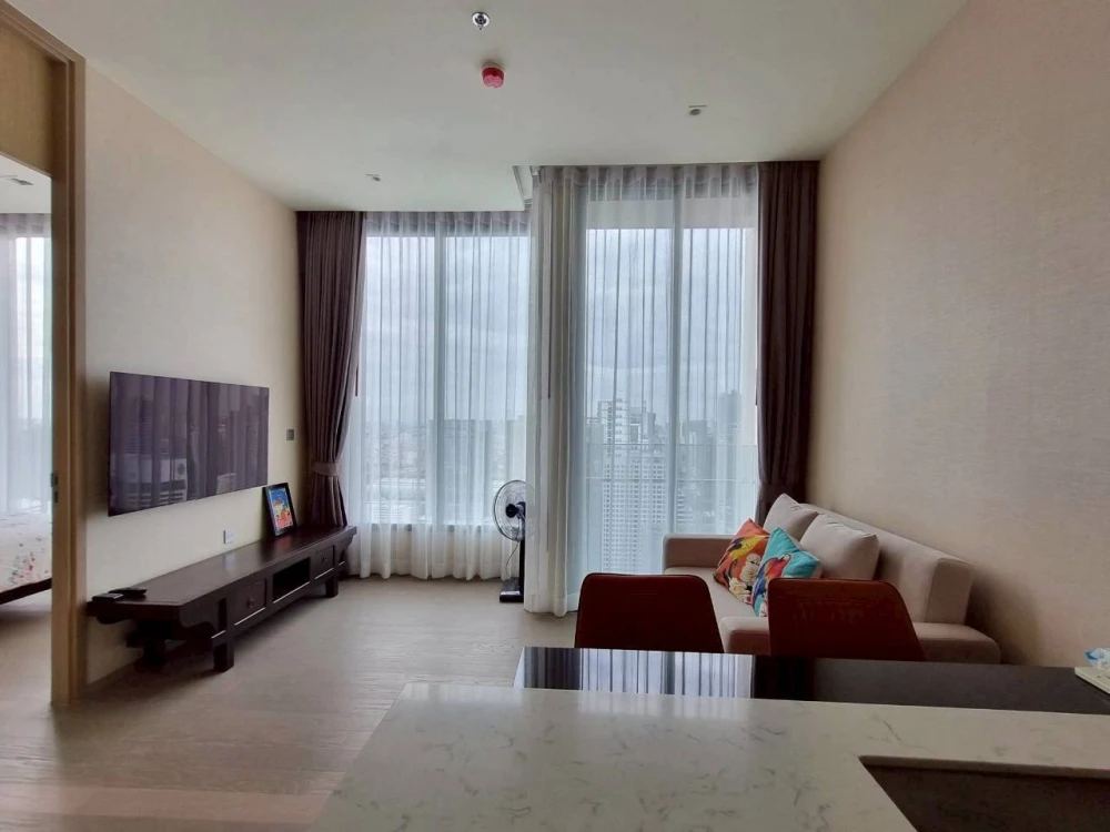 Condo for sale or rent: The Esse Asoke, 37th floor, high view, fully furnished. Don't miss out, you'll regret it later.