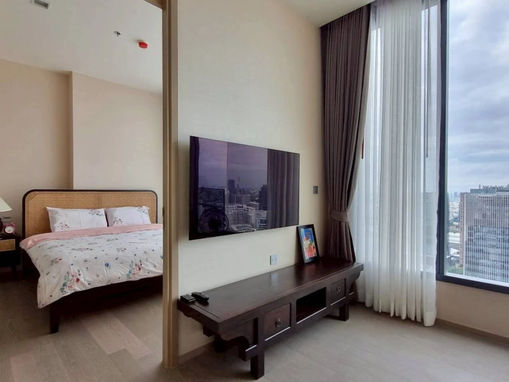 Condo for sale or rent: The Esse Asoke, 37th floor, high view, fully furnished. Don't miss out, you'll regret it later.
