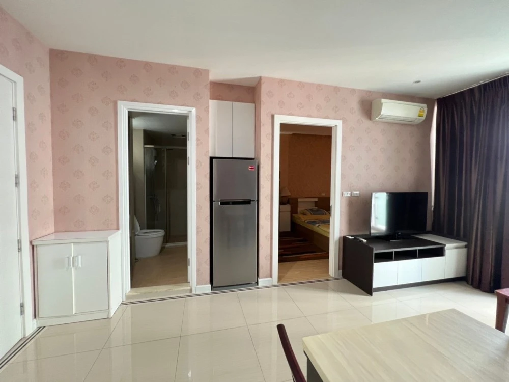 For sale, for rent!! T.C. Green Condo, 6th floor, Building D, corner room, beautifully decorated, ready to move in, don't miss it!!