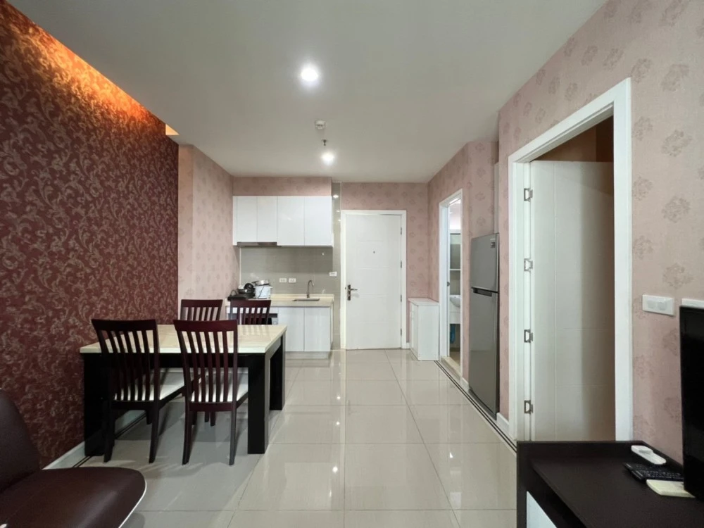 For sale, for rent!! T.C. Green Condo, 6th floor, Building D, corner room, beautifully decorated, ready to move in, don't miss it!!