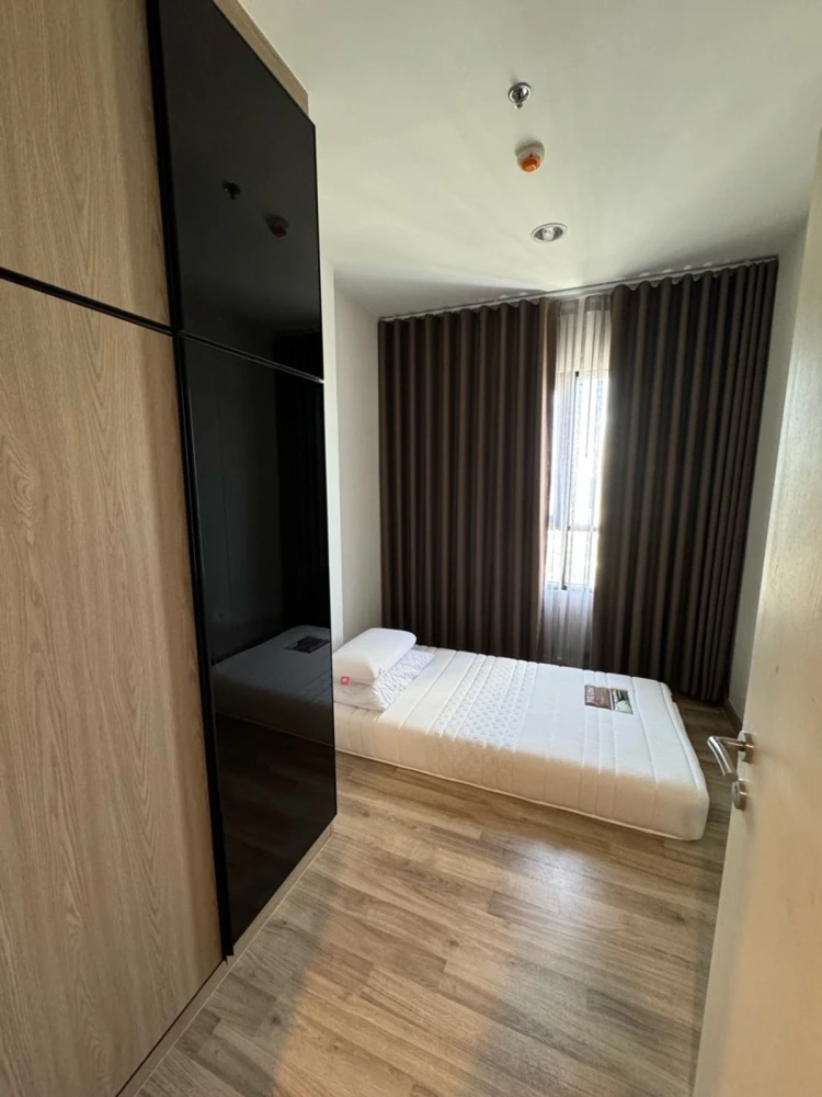 For sale or rent: Niche Mono Sukhumvit Bearing condo. Spacious unit with ample living space on the 31st floor, offering great views. Book now, don't w
