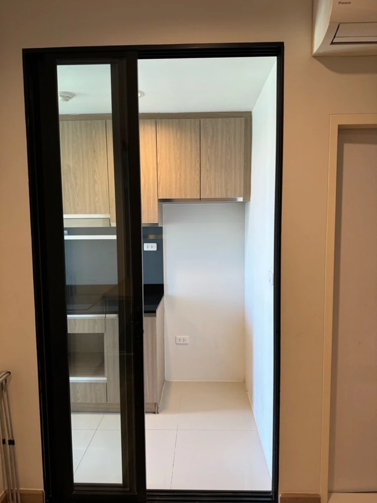 For sale or rent: Niche Mono Sukhumvit Bearing condo. Spacious unit with ample living space on the 31st floor, offering great views. Book now, don't w