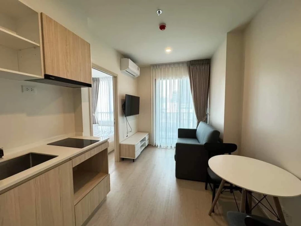 For sale, for rent, New Noble Ratchada-Ladprao condo, 1 bedroom, swimming pool view, good location, just bring your own things, move in now.