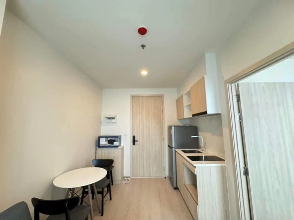 For sale, for rent, New Noble Ratchada-Ladprao condo, 1 bedroom, swimming pool view, good location, just bring your own things, move in now.