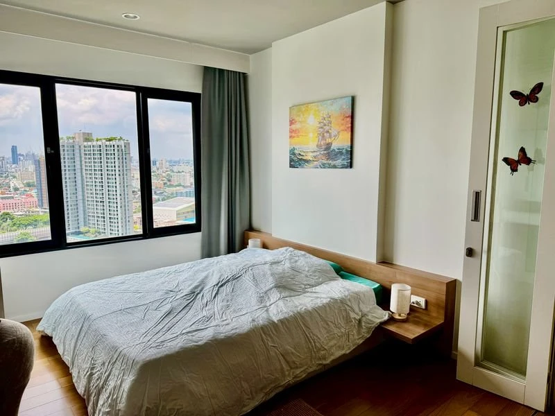 Condo for sale/rent: Blox 77. Spacious, ready-to-move-in unit, fully furnished, high floor, comfortable living. Reserve now!