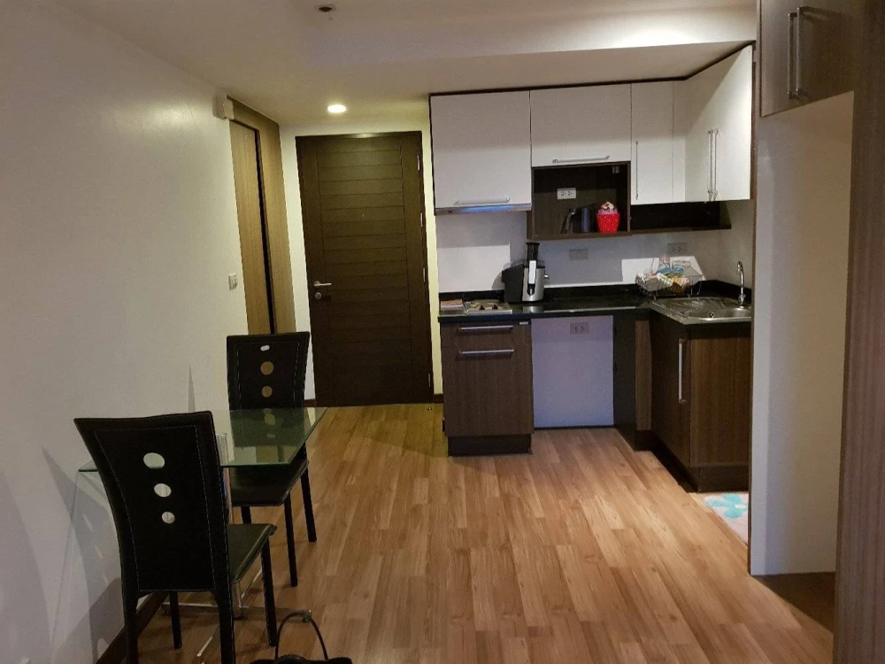 ขาย ให้เช่า คอนโด พรอม พหลโยธิน 2 ชั้น 4 ขนาด 47 ตรม. มีพื้นที่ใช้สอยเหลือๆ ตกแต่งครบเซต จองเลยอย่าลังเล