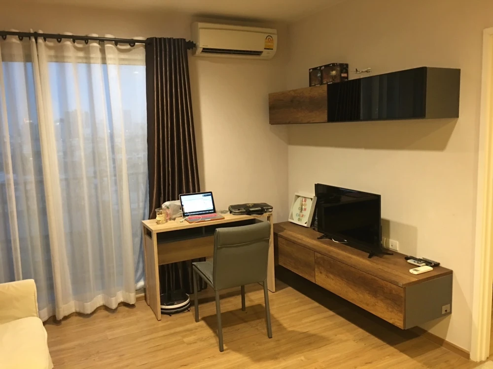 Condo for sale, rent, Fuse Chan - Sathorn, with good wallpaper Good price like this. Don't let it slip away. Hurry up to reserve.