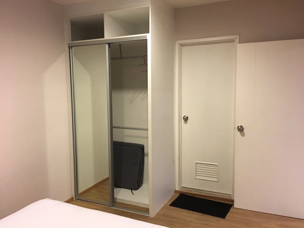 Condo for sale, rent, Fuse Chan - Sathorn, with good wallpaper Good price like this. Don't let it slip away. Hurry up to reserve.