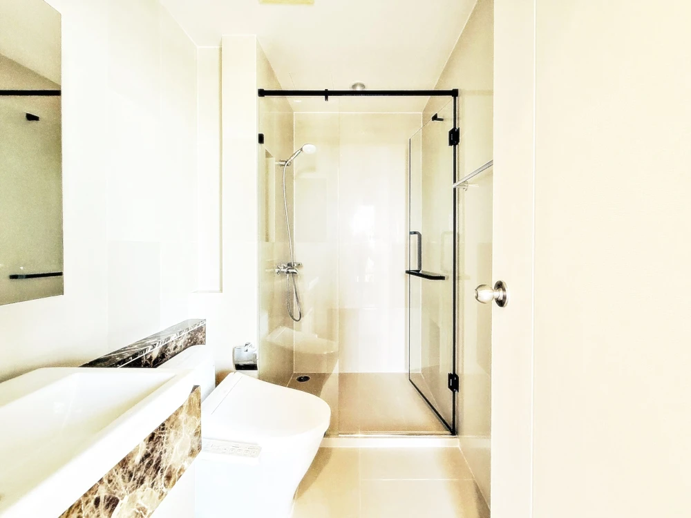 For sale, for rent!! Condo Fuse Sathorn-Taksin, 15th floor, open view, good view, good price, ready to move in, hurry up and book now!!
