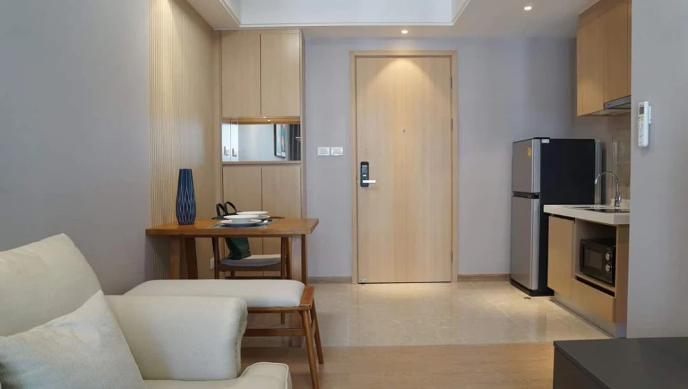 Condo for sale, Regal Sathorn-Narathiwat 15, Mahanakhon building view, wallpaper throughout the room, hurry to reserve now.
