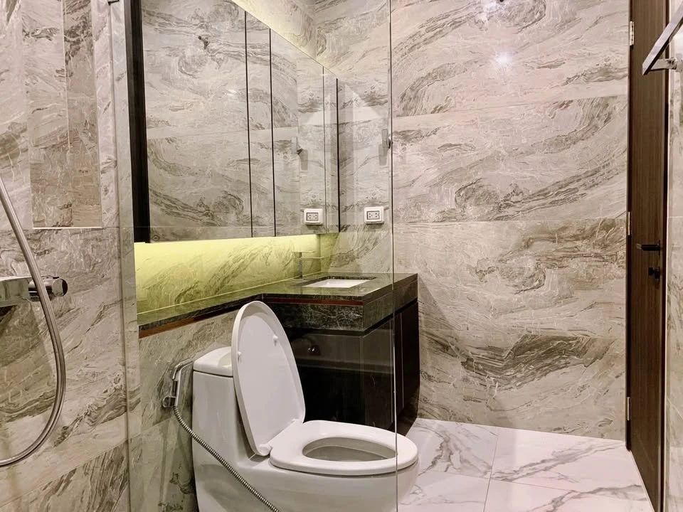 Condo for sale, rent, LAVIC Sukhumvit 57, near BTS Asoke and MRT Sukhumvit, convenient transportation.