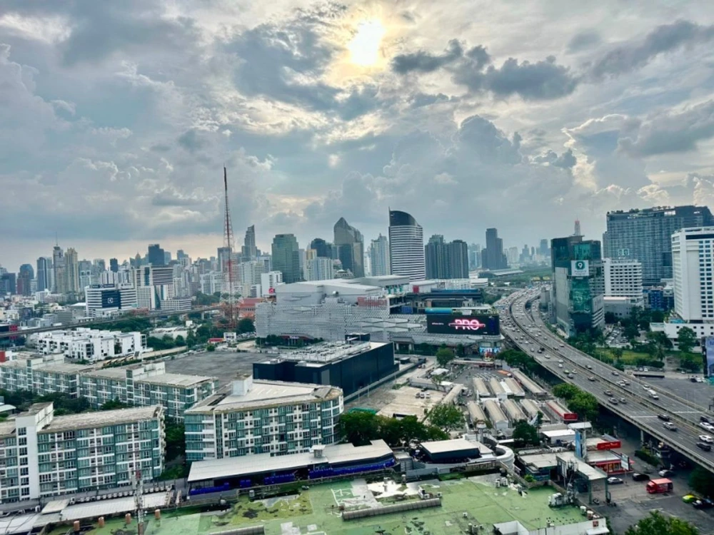 For sale, for rent!! Lumpini Park Condo, Rama 9-Ratchada, 23rd floor, beautiful view, fully furnished, ready to move in immediately, don't miss it!!