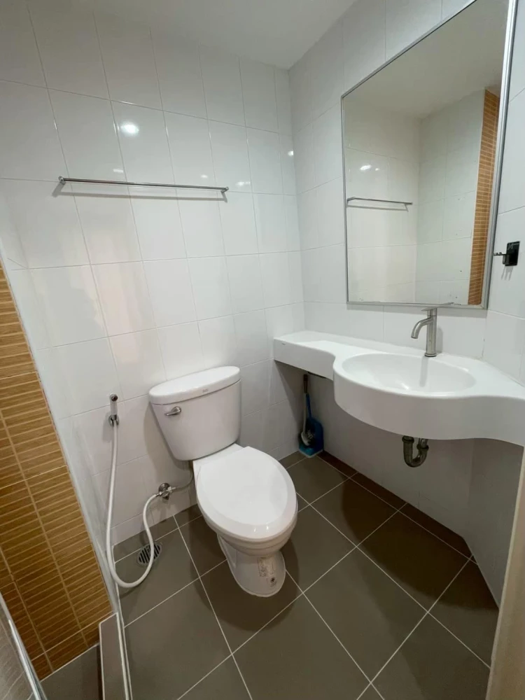 Condo for rent or sale, Lumpini Ville Ramkhamhaeng 60/2, beautiful room, fully furnished, convenient transportation, urgently booking a room