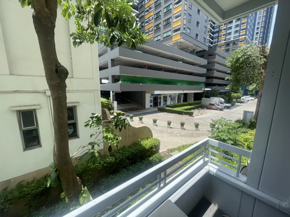 For sale, for rent!! Condo Lumpini Center Sukhumvit 77, 2nd floor, balcony, garden view, fully furnished, ready to move in, don't miss it!!