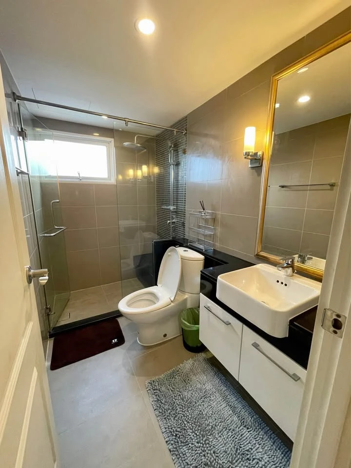 For sale, for rent, Supalai Wellington Condo, 2 rooms, fully furnished, ready to move in, just bring your suitcase and move in.