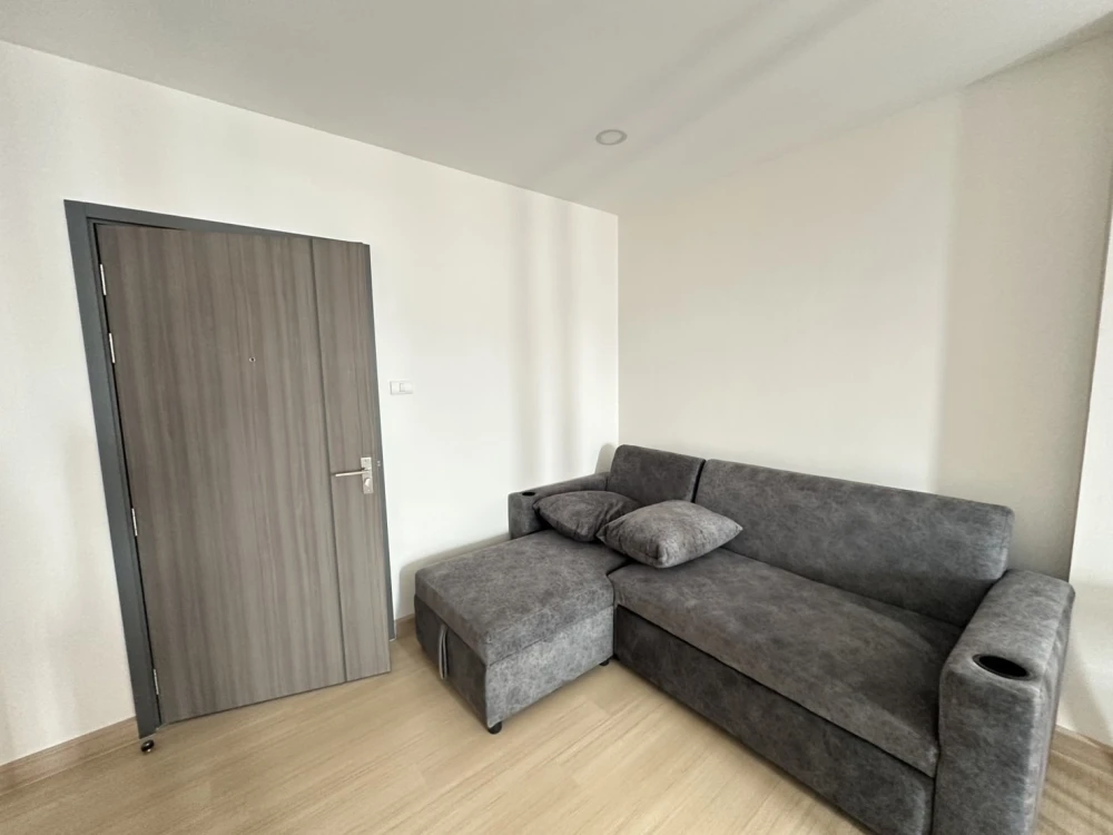 Condo for sale, rent, Supalai Veranda Ramkhamhaeng, room divided into private areas, comfortable sofa to sit on, don't wait.