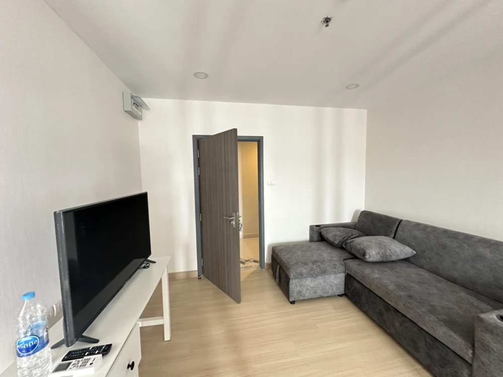 Condo for sale, rent, Supalai Veranda Ramkhamhaeng, room divided into private areas, comfortable sofa to sit on, don't wait.