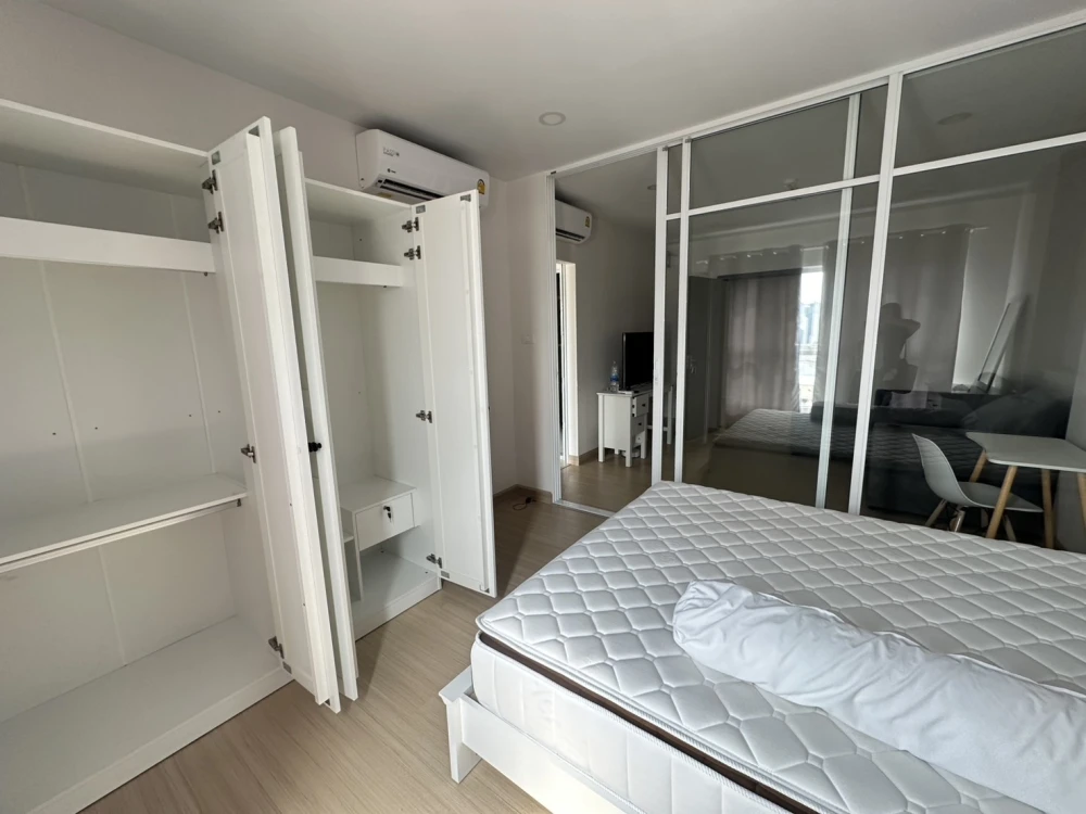 Condo for sale, rent, Supalai Veranda Ramkhamhaeng, room divided into private areas, comfortable sofa to sit on, don't wait.