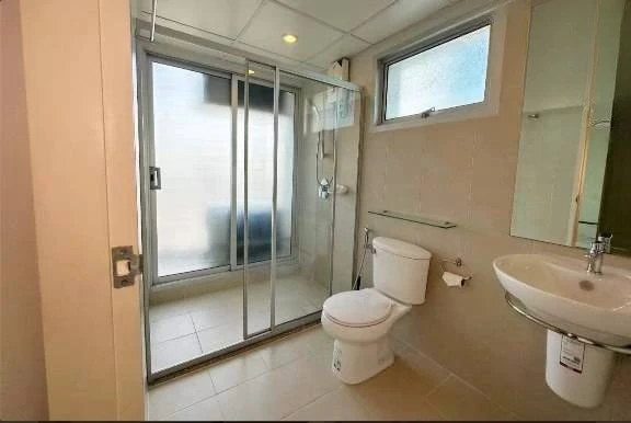 For sale, for rent!! Condo Supalai Park Ekkamai-Thonglor, 21st floor, corner room, fully furnished, good location, book now!!