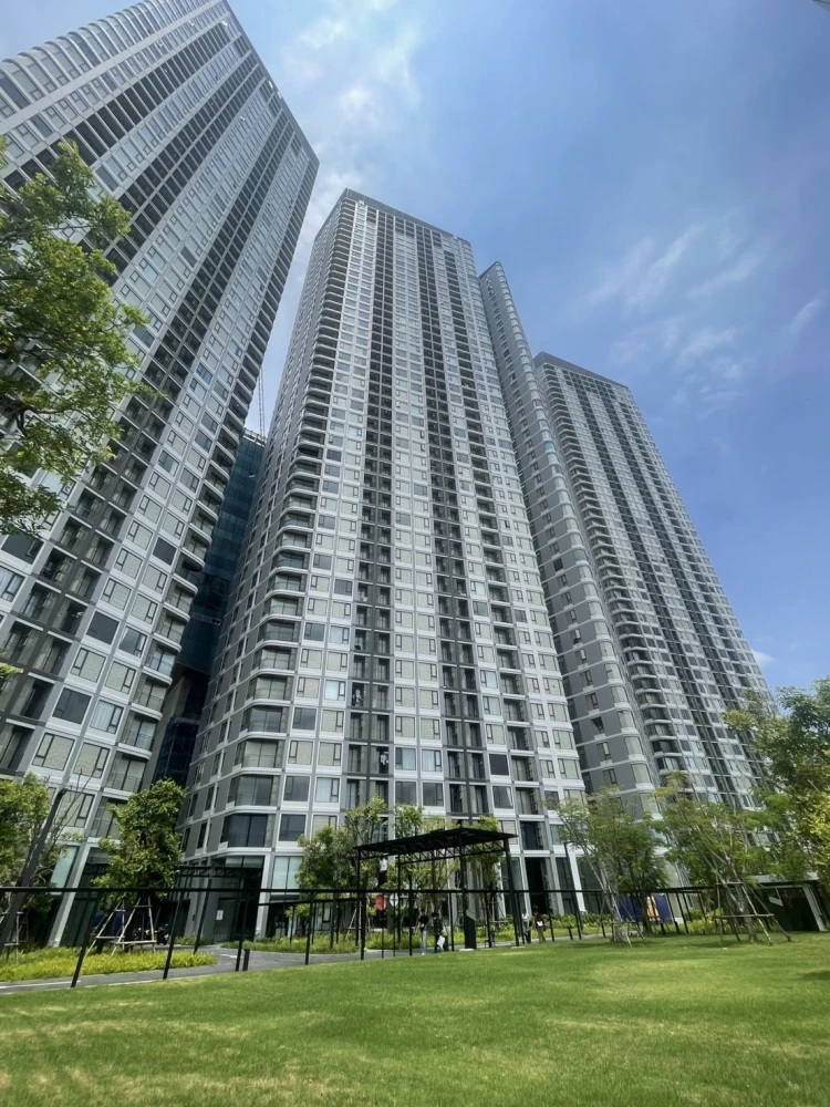 For sale or rent!! Condo Skyrise Avenue Sukhumvit 64, 18th floor, Building E, fully furnished and equipped, ready to move in! Reserve now!!