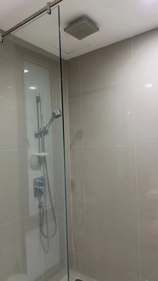 For sale, for rent, Condo Starview, 2 bedrooms, 2 bathrooms, bedroom decorated with awesome wallpaper, don't miss it.