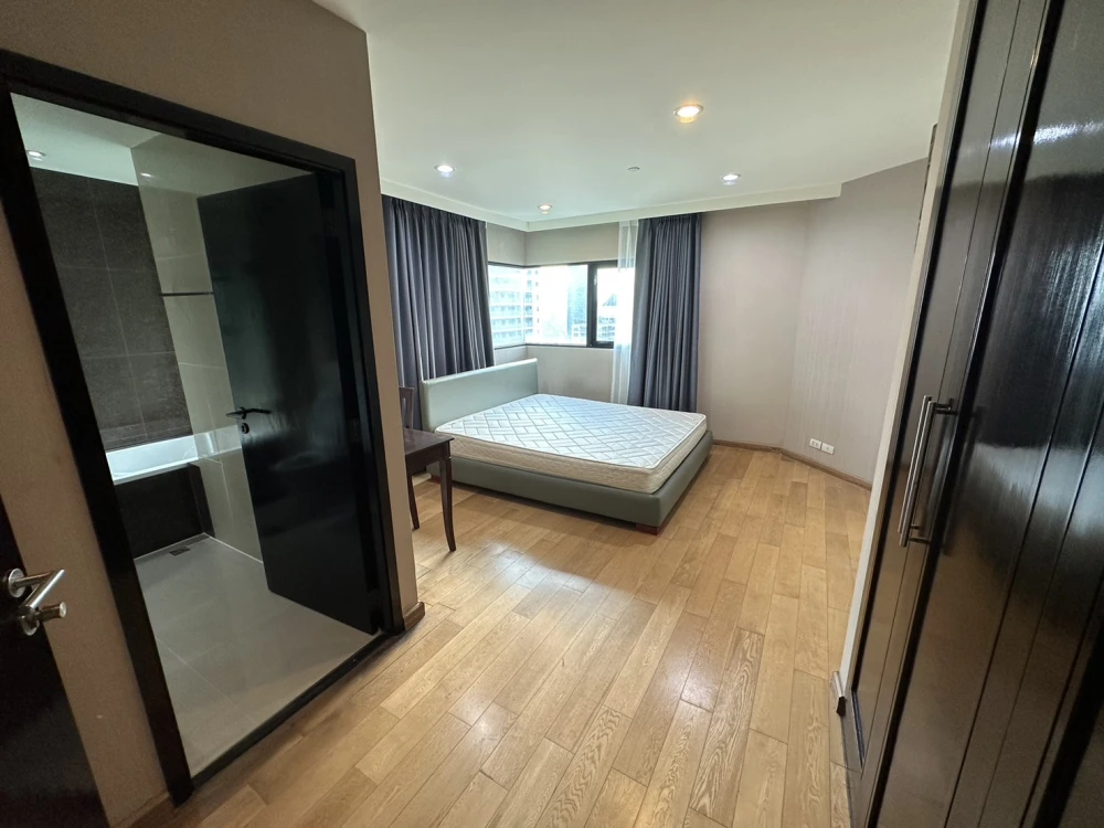 Sell for rent!! Sathorn Gardens Condo, a luxury condominium in the heart of the city. Elegant, stylish, hurry up to reserve!!