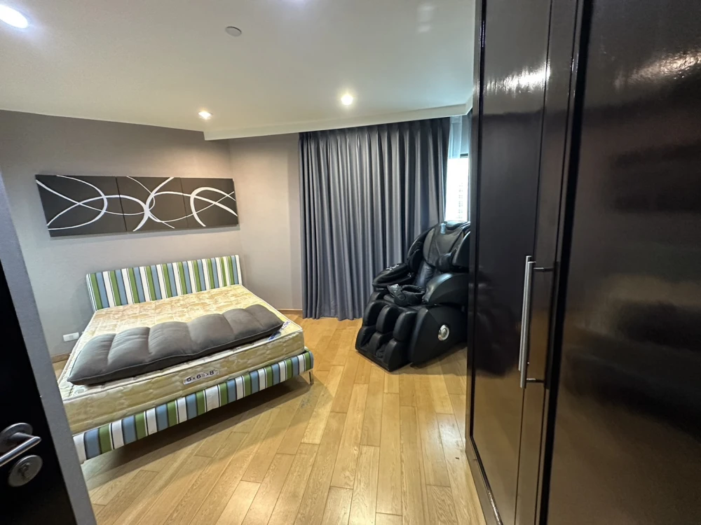 Sell for rent!! Sathorn Gardens Condo, a luxury condominium in the heart of the city. Elegant, stylish, hurry up to reserve!!