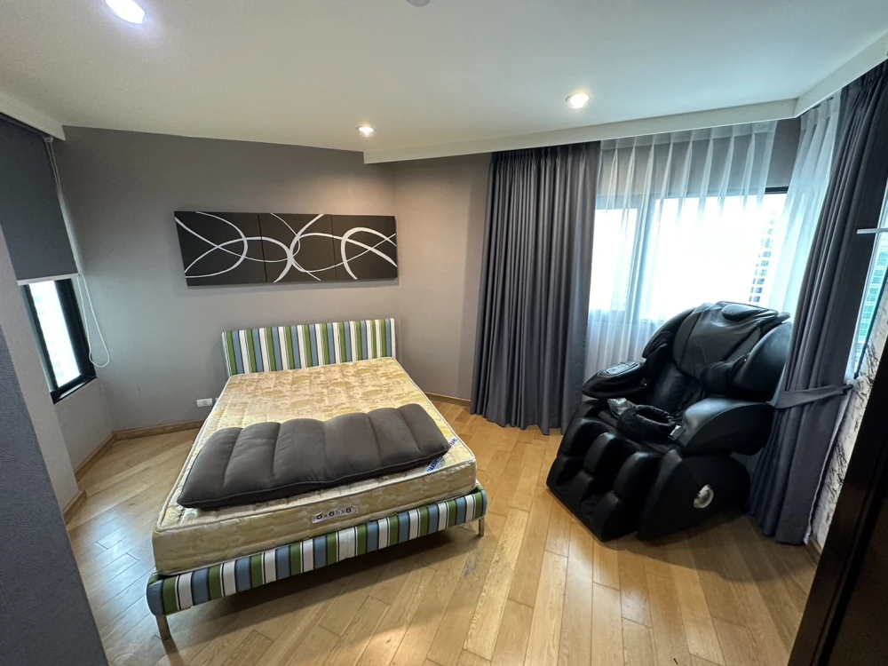 Sell for rent!! Sathorn Gardens Condo, a luxury condominium in the heart of the city. Elegant, stylish, hurry up to reserve!!