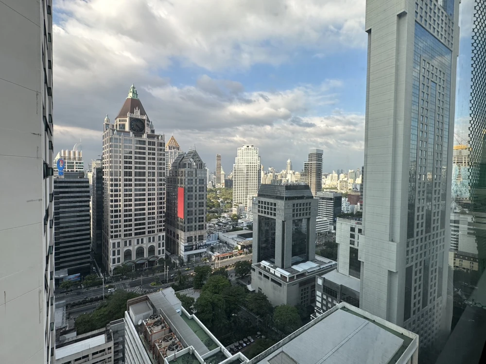 Sell for rent!! Sathorn Gardens Condo, a luxury condominium in the heart of the city. Elegant, stylish, hurry up to reserve!!