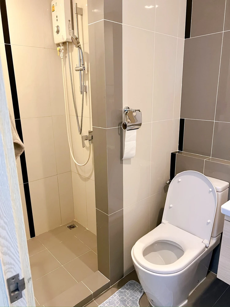 Condo for rent or sale, Artemis Sukhumvit 77, high floor, comfortable bed, comfortable sofa, just carry your bags and move in.