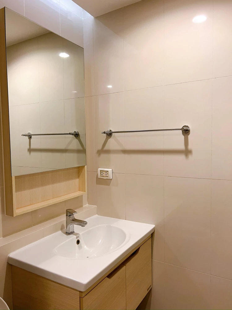 Condo for rent or sale, Artemis Sukhumvit 77, high floor, comfortable bed, comfortable sofa, just carry your bags and move in.