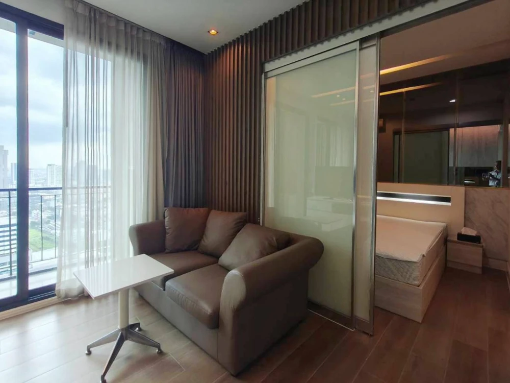 Condo for sale, rent, Equinox Phahon-Vipha, east side, open view, newly renovated room.