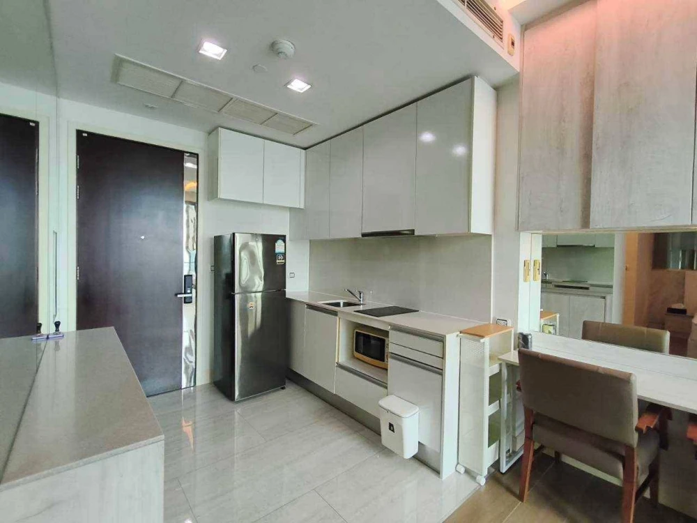 Condo for sale, rent, Equinox Phahon-Vipha, east side, open view, newly renovated room.