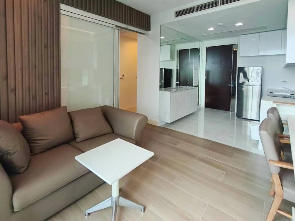 Condo for sale, rent, Equinox Phahon-Vipha, east side, open view, newly renovated room.