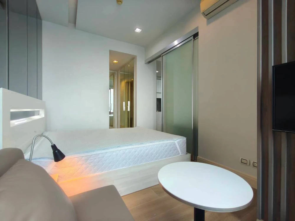 Condo for sale, rent, Equinox Phahon-Vipha, east side, open view, newly renovated room.