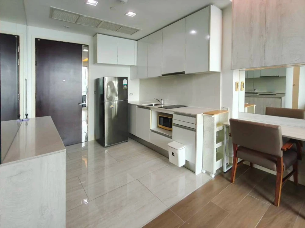 Condo for sale, rent, Equinox Phahon-Vipha, east side, open view, newly renovated room.
