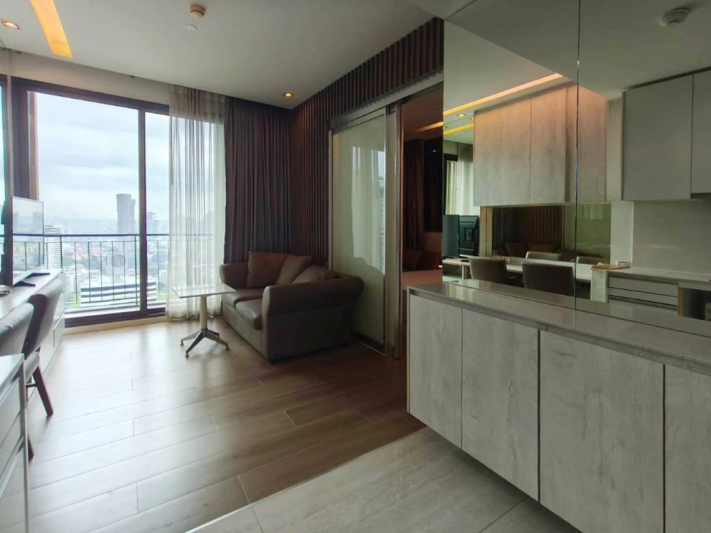 Condo for sale, rent, Equinox Phahon-Vipha, east side, open view, newly renovated room.