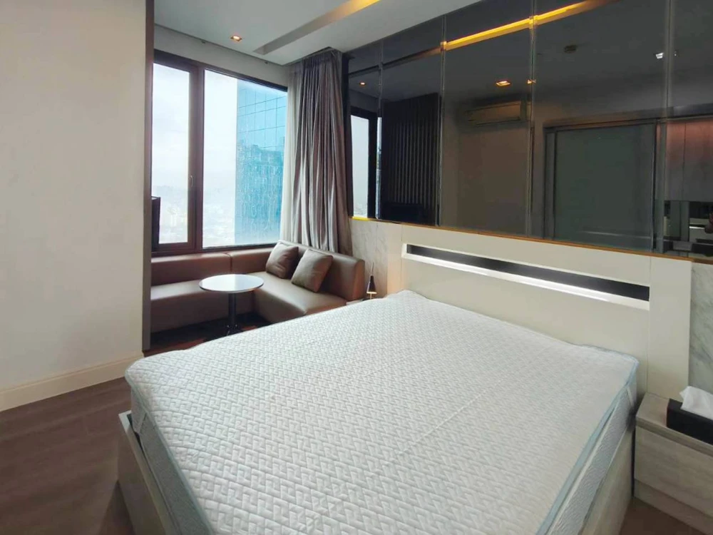 Condo for sale, rent, Equinox Phahon-Vipha, east side, open view, newly renovated room.