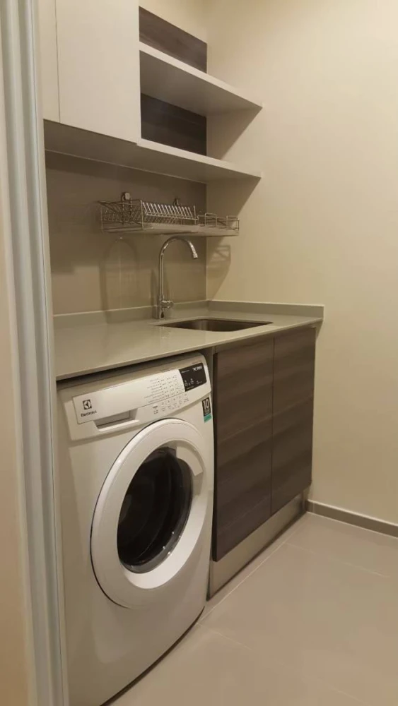 For sale, for rent!! Centric Ratchada-Huai Khwang Condo, 1st floor, fully furnished, convenient transportation, near the BTS, don't miss it!!