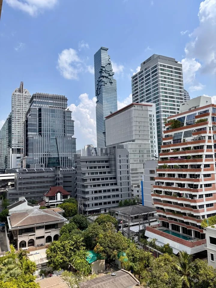 For sale or rent: Centric Sathorn-Saint Louis condo, 9th floor, city view, larger than standard size, comfortable living, beautifully decorated, clean